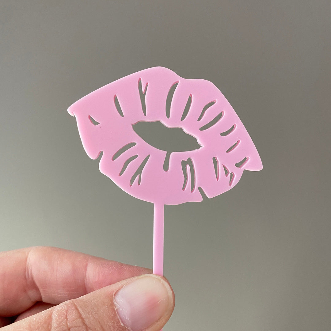 Kissing Lips Cupcake Toppers
